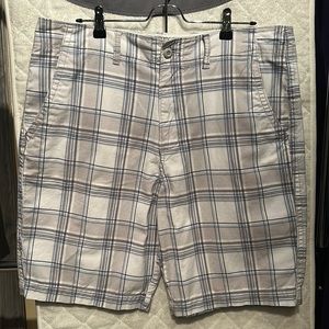 Men’s Old Navy White/Blue/Gray Plaid Flat Front Size 36in Shorts